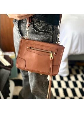 RM Regan Leather Crossbody Bag in Cognac Brown